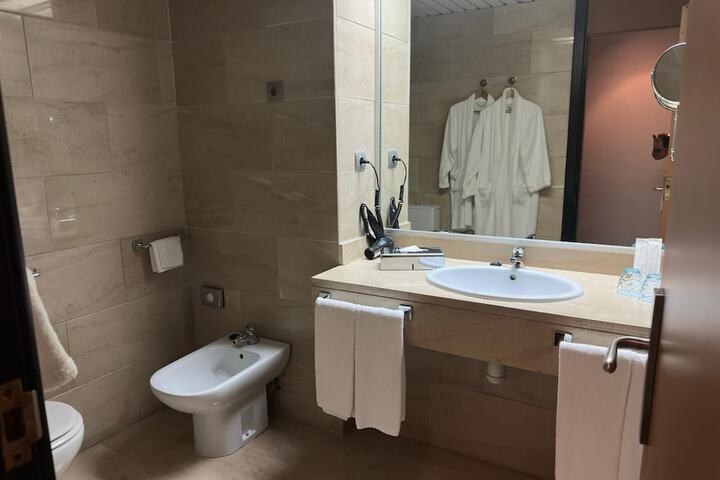 Room 40 of 53