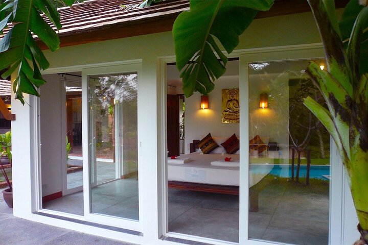 Room 5 of 153