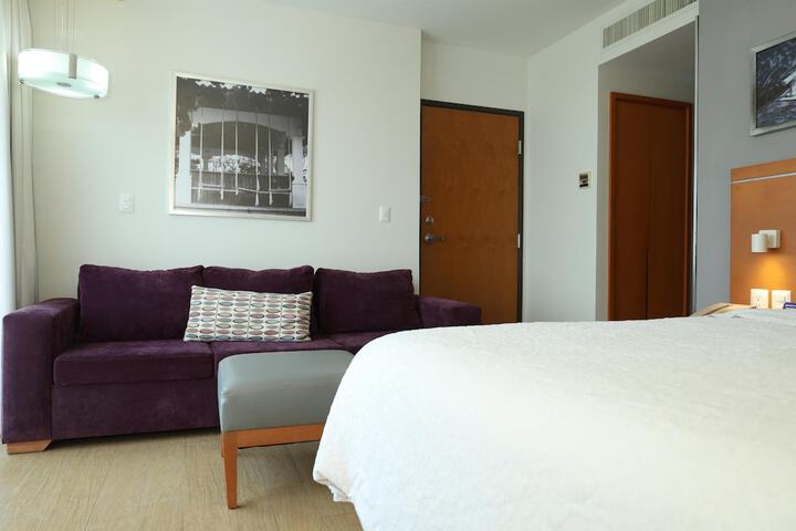 Room 22 of 48
