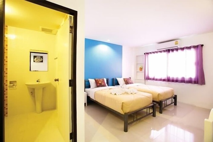 Room 12 of 64