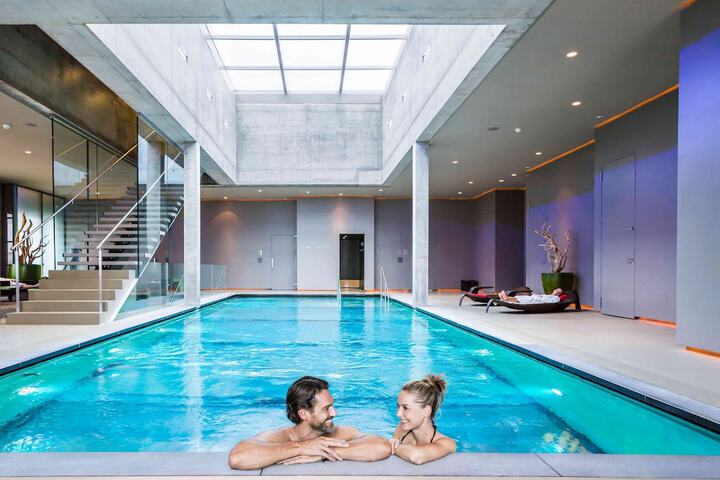 Hotel Pool