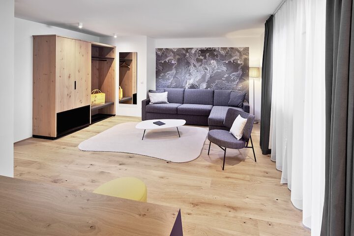 Room 21 of 79