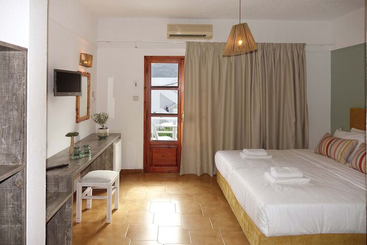 Room 7 of 94