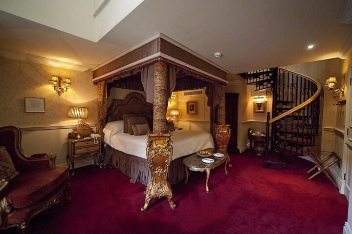Room 39 of 157