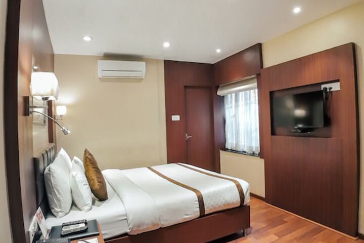 Room 93 of 161
