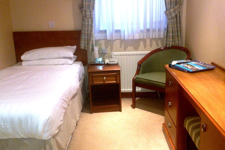 Room 6 of 62