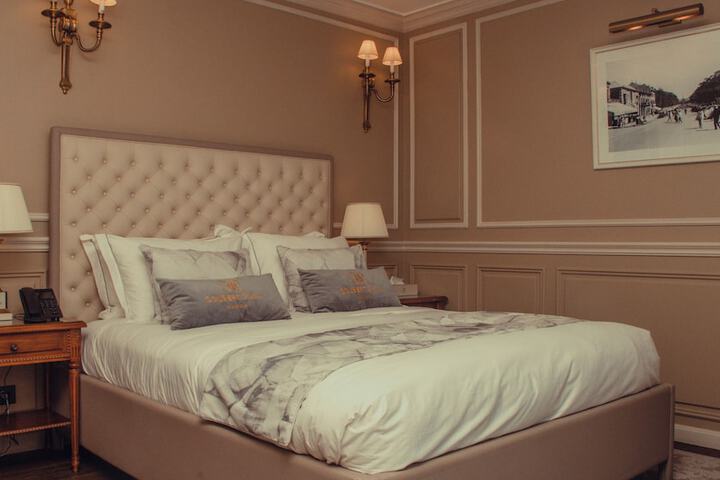 Room 50 of 198