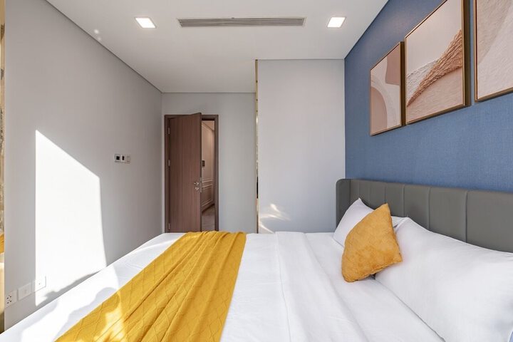 Room 51 of 243