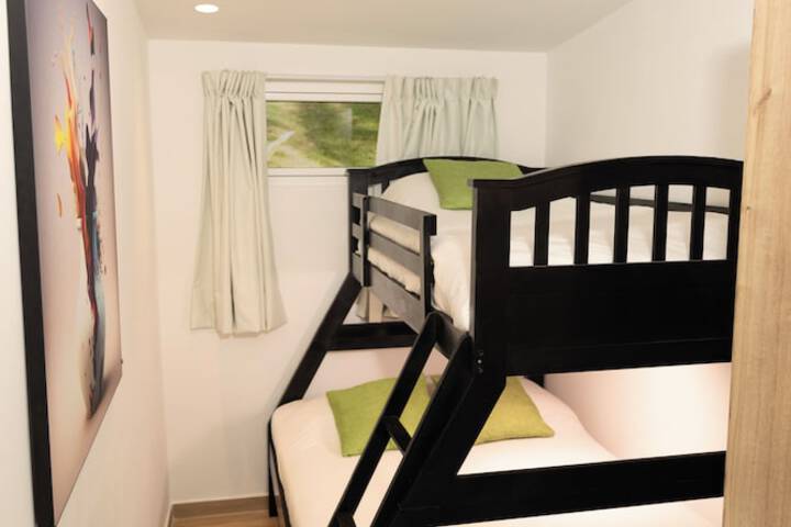 Room 27 of 131