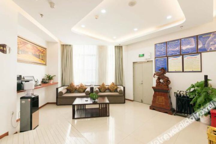 Hotel Interior 6 of 24