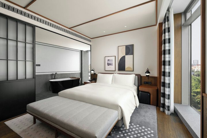 Room 18 of 86