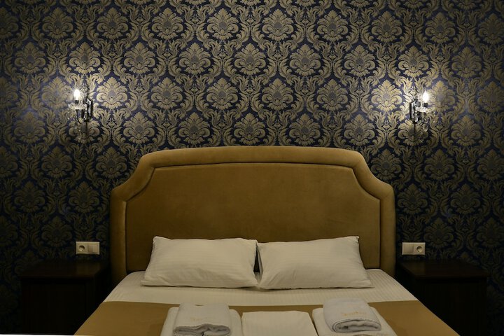 Room 11 of 40