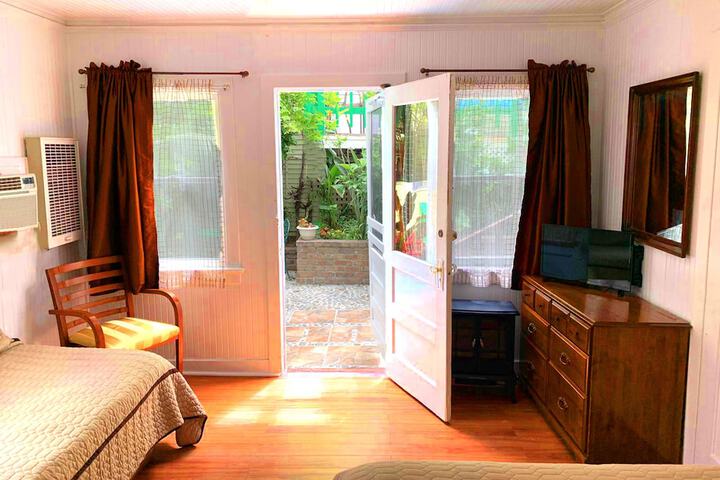 Hotel Exterior 131 of 135