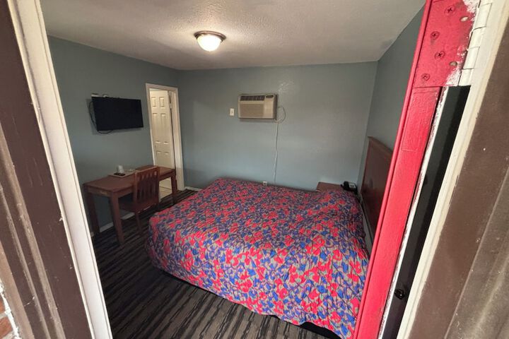Room 2 of 22