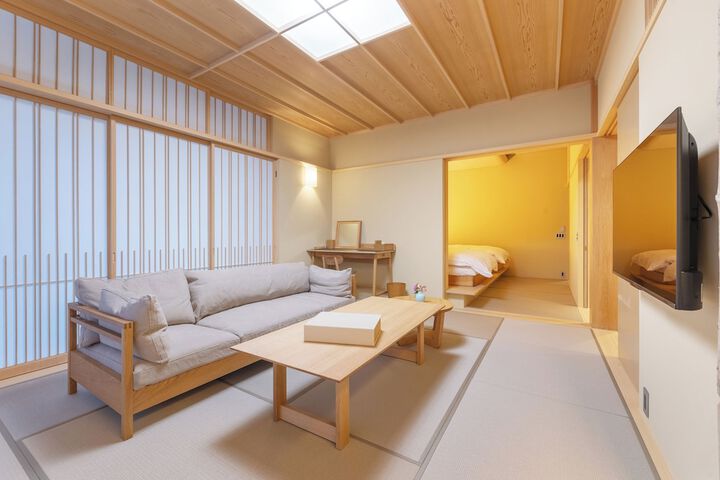 Room 3 of 32