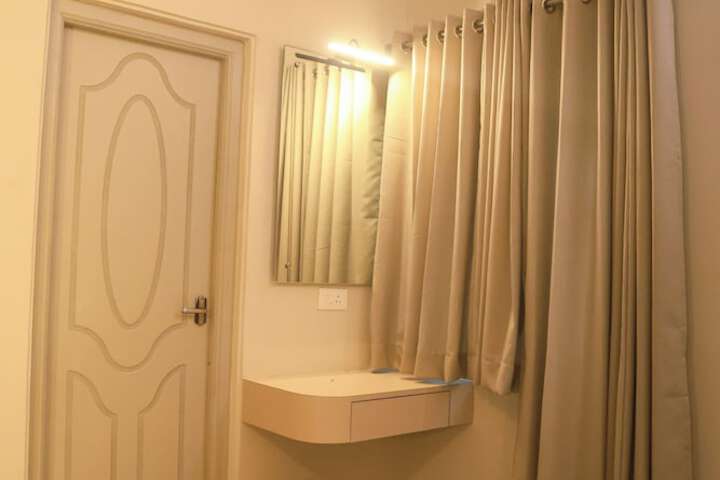 Room 8 of 65
