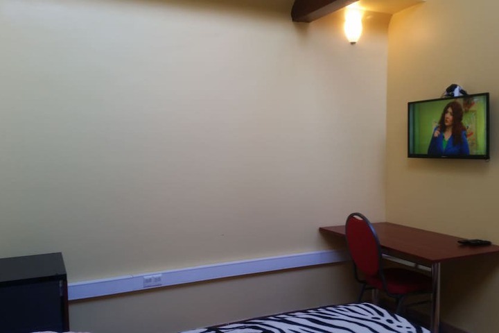 Room 17 of 34