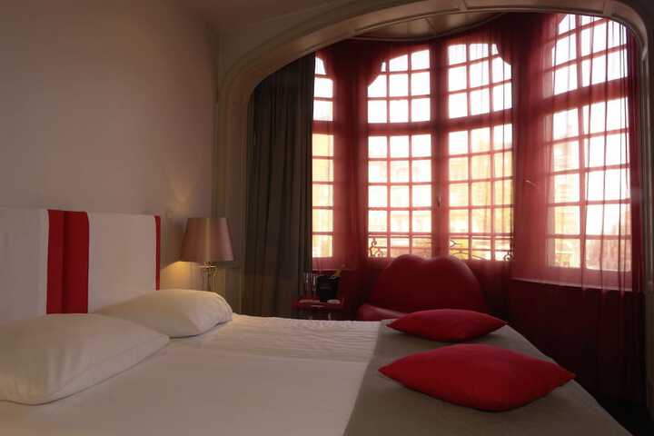 Room 6 of 15
