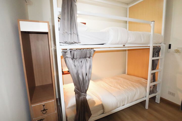 Room 42 of 76