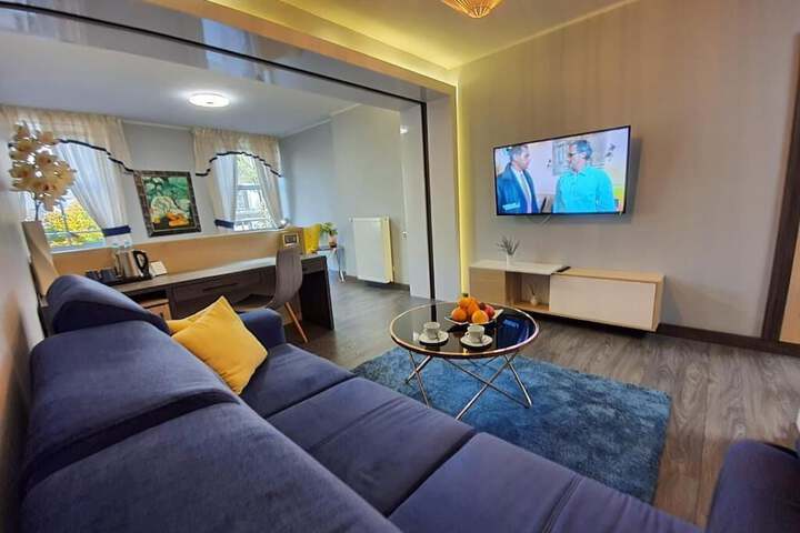 Room 21 of 53