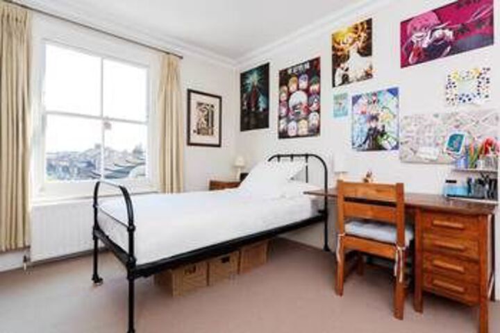 Room 15 of 33