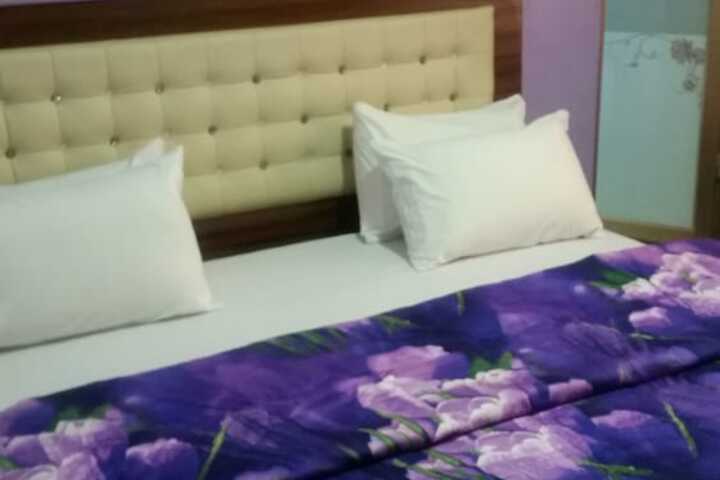 Room 10 of 21