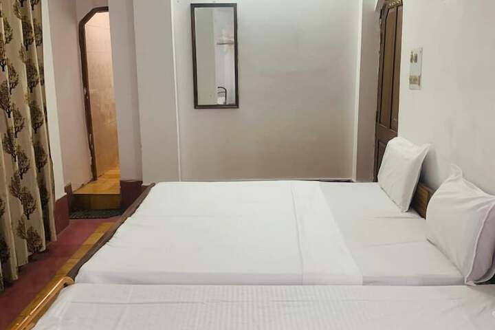 Room 14 of 60