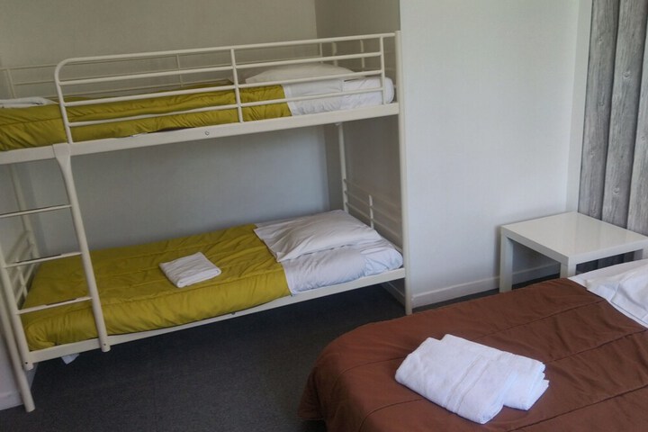 Room 4 of 65