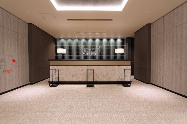 Entrance & Lobby