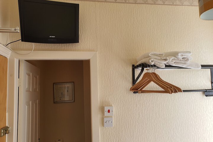 Room 9 of 97