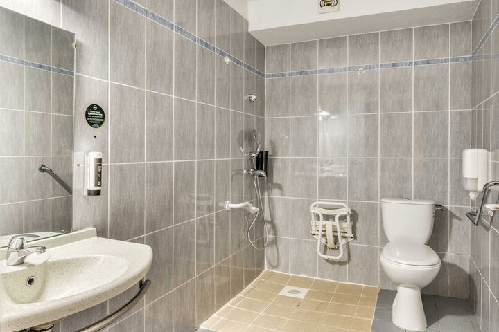 Clean Restrooms