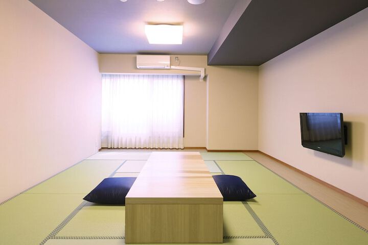 Room 8 of 54