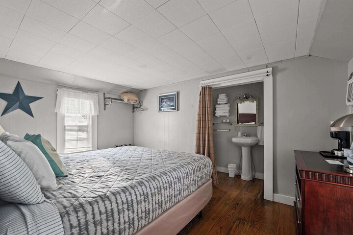 Room 38 of 75