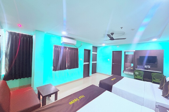 Room 25 of 41