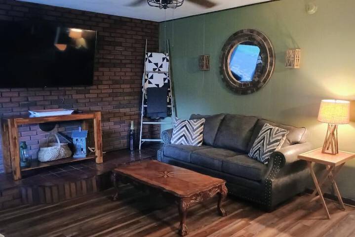 Room 4 of 61