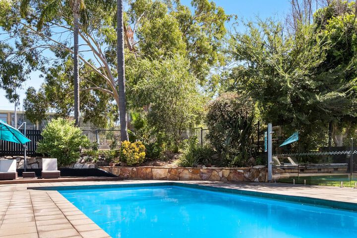 Pool 64 of 92
