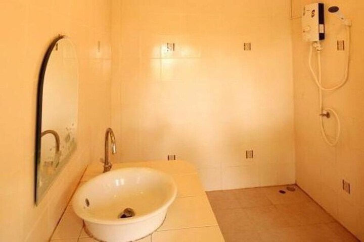 Room 9 of 22