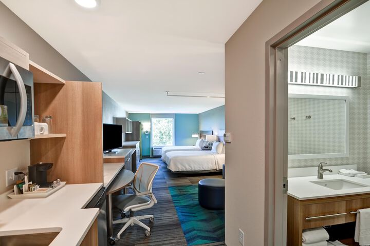 Room 13 of 38