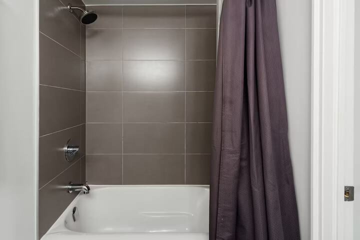 Room 6 of 6