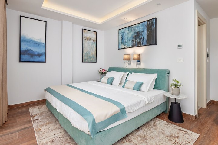 Room 6 of 48
