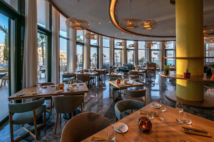 Dining 84 of 137