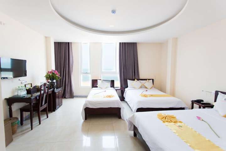 Room 14 of 32