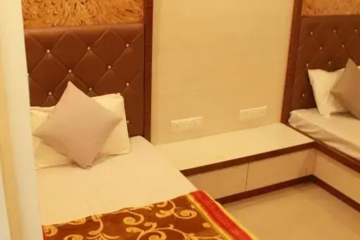 Room 2 of 4