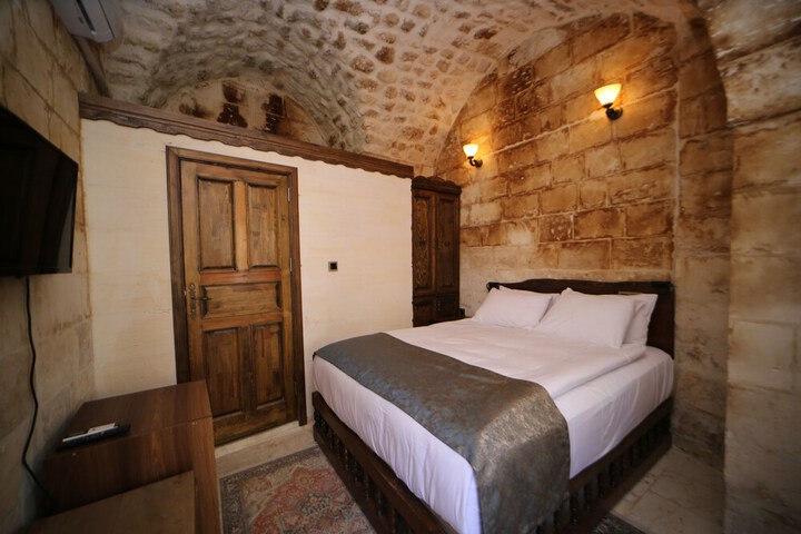Room 9 of 85
