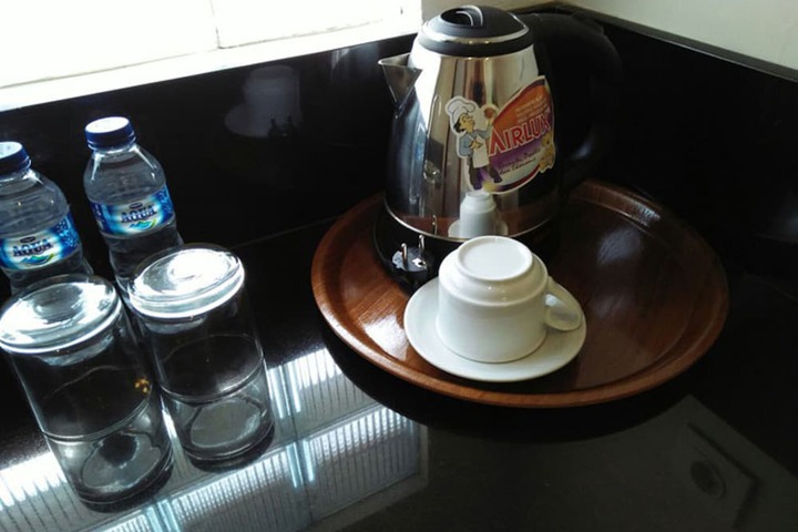 Breakfast/Coffee Service 12 of 36