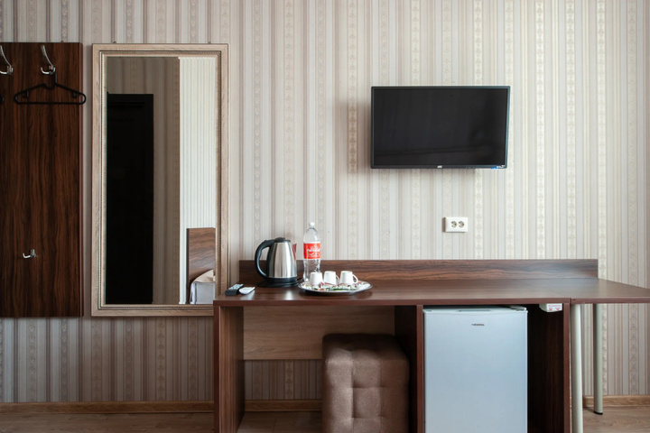 Room 34 of 40