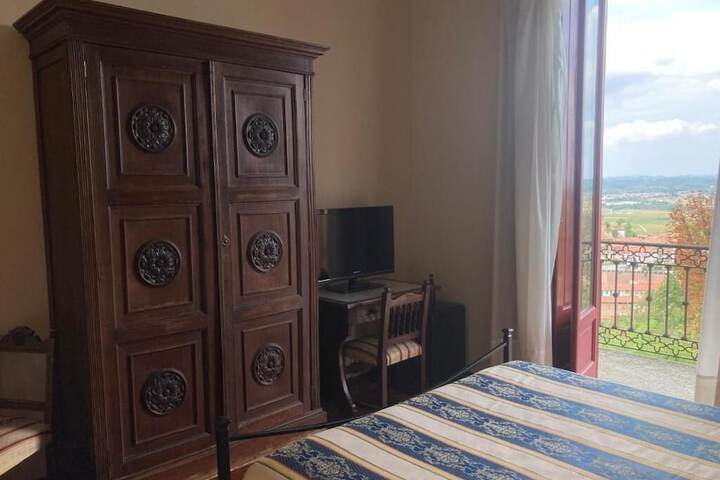 Room 15 of 38