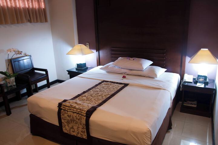 Room 17 of 40