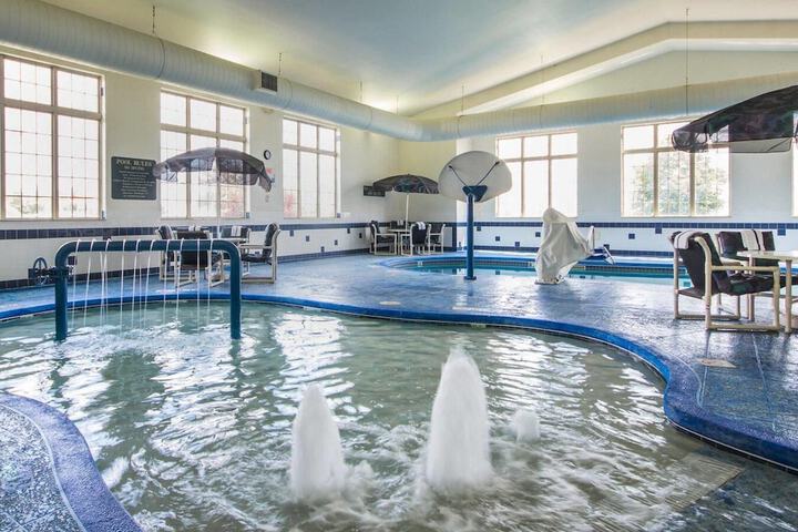 Hotel with Pool