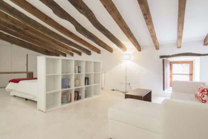Room 10 of 27